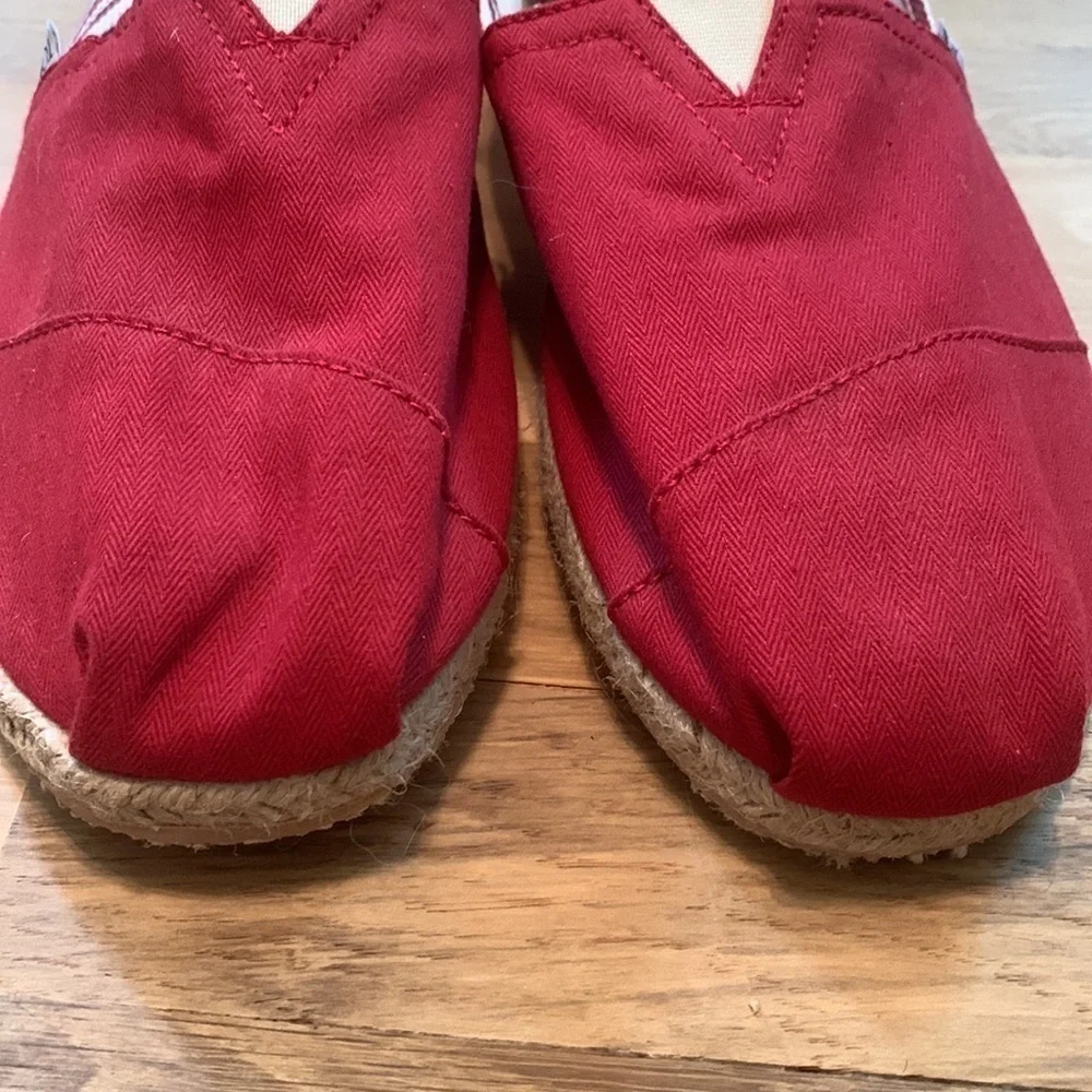 Toms Canvas Alpargata Rope Espadrille Slip-On Shoe Red w/ Stripes Women’s 10M